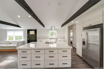 39 Lynncliff Road, Hampton Bays, NY 11946 - Photo 9