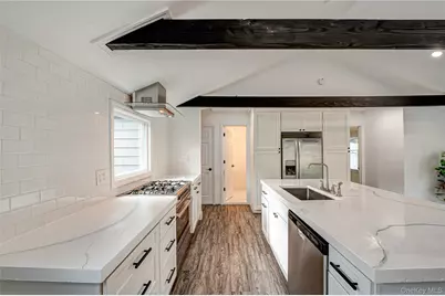 39 Lynncliff Road, Hampton Bays, NY 11946 - Photo 13