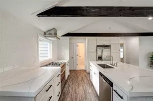 39 Lynncliff Rd, Hampton Bays, NY 11946 - Photo 13