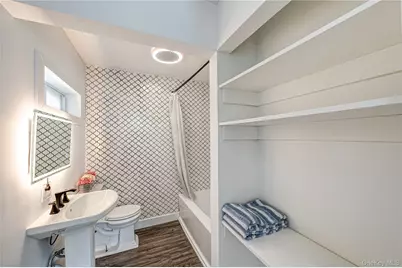 39 Lynncliff Road, Hampton Bays, NY 11946 - Photo 23