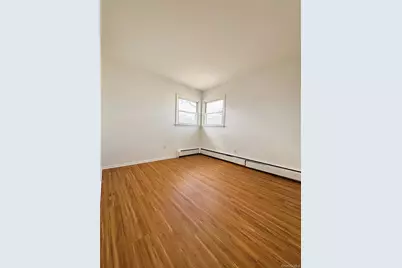 131 Roslyn Road #2nd Floor, Mineola, NY 11501 - Photo 7