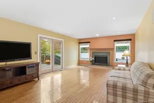 15 Arbor Ct, Bohemia, NY 11716 - Photo 11