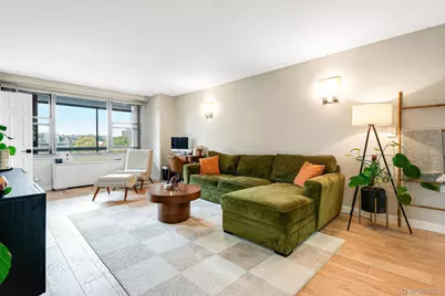 70-25 Yellowstone Boulevard #6T, Forest Hills, NY 11375 - Photo 5