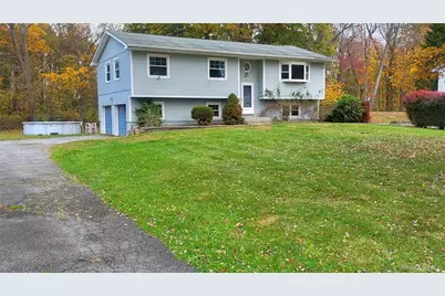 11 Pleasant Lane, Poughkeepsie, NY 12603 - Photo 3