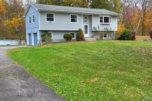 11 Pleasant Ln, Poughkeepsie, NY 12603 - Photo 3