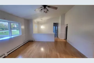 11 Pleasant Lane, Poughkeepsie, NY 12603 - Photo 5