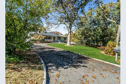 34 Winston Drive, Smithtown, NY 11787 - Photo 3