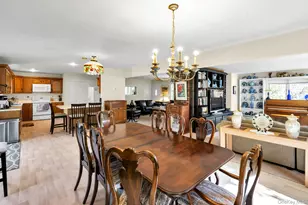 34 Winston Dr, Smithtown, NY 11787 - Photo 11