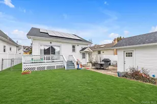 1894 Commonwealth Ave, Merrick, NY 11566 - Photo 21