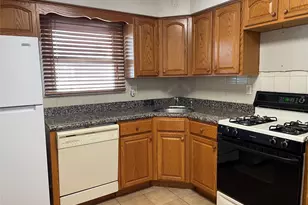 1115 Agnes Ct, Valley Stream, NY 11580 - Photo 3