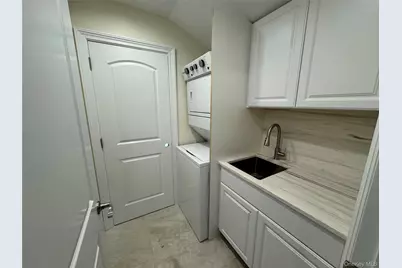 7 Mercadante Place, Glen Cove, NY 11542 - Photo 9