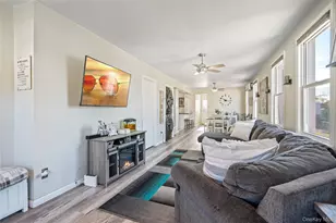 48 Farmers Ave, Lindenhurst, NY 11757 - Photo 7