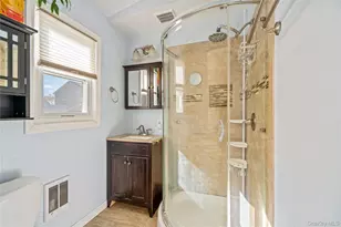 48 Farmers Ave, Lindenhurst, NY 11757 - Photo 17