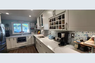 1567 Grundy Avenue, Holbrook, NY 11741 - Photo 5