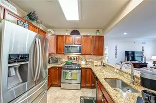 636 Saxton Ct, Central Islip, NY 11722 - Photo 11