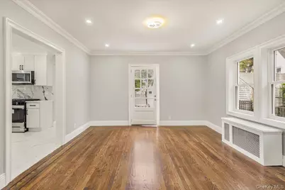 327 N Forest Avenue, Rockville Centre, NY 11570 - Photo 7