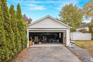 327 N Forest Ave, Rockville Centre, NY 11570 - Photo 25