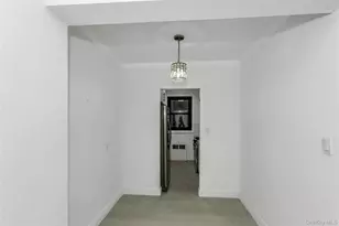 15 Hill Park Ave Ave, Great Neck, NY 11021 - Photo 13