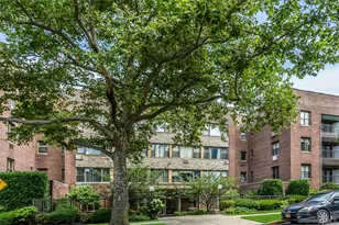 15 Hill Park Ave Ave, Great Neck, NY 11021 - Photo 3