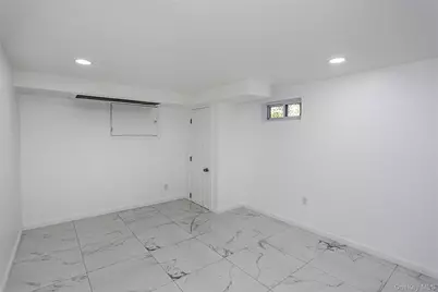 115 N Corona Avenue, Valley Stream, NY 11580 - Photo 27