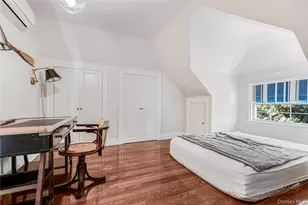 32-15 Murray Ln, Flushing, NY 11354 - Photo 15