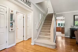 38 Colonial Dr, Huntington, NY 11743 - Photo 3