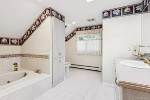 38 Colonial Dr, Huntington, NY 11743 - Photo 31