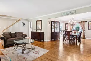 38 Colonial Dr, Huntington, NY 11743 - Photo 9