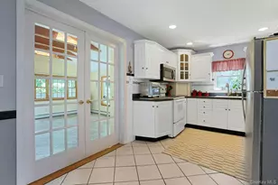 49 Nanny Hagen Rd, Thornwood, NY 10594 - Photo 15