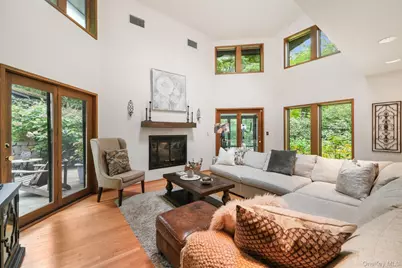 155 Revolutionary Road, Briarcliff Manor, NY 10510 - Photo 11