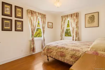 164-37 Grand Central Parkway, Hillcrest (Queens), NY 11432 - Photo 11