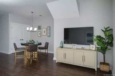 300 Sutton Court #209, Mount Sinai, NY 11766 - Photo 5