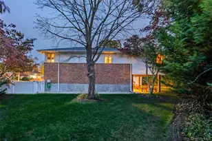 7 Judith St, Plainview, NY 11803 - Photo 5