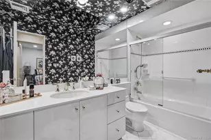 7 Judith St, Plainview, NY 11803 - Photo 29