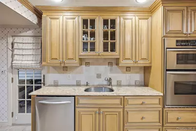 7 Judith Street, Plainview, NY 11803 - Photo 17