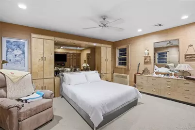 7 Judith Street, Plainview, NY 11803 - Photo 23