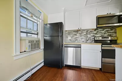 84 2nd Street #80, Mineola, NY 11501 - Photo 13