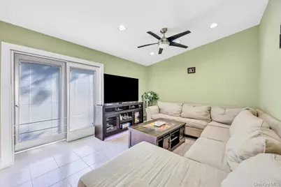 149 Foster Avenue, Valley Stream, NY 11580 - Photo 9