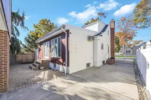 149 Foster Ave, Valley Stream, NY 11580 - Photo 37