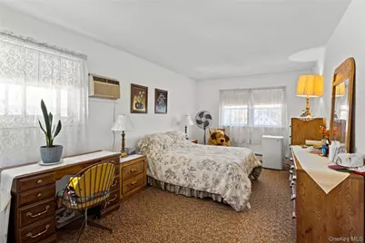 461 N Newbridge Road, Levittown, NY 11756 - Photo 25