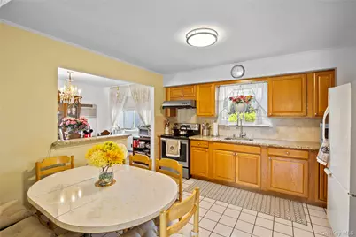 461 N Newbridge Road, Levittown, NY 11756 - Photo 17