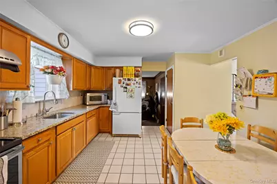 461 N Newbridge Road, Levittown, NY 11756 - Photo 15