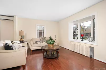 146 Caroline Avenue, Garden City South, NY 11530 - Photo 5