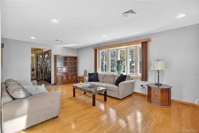200 Mallory Avenue, New York, NY 10305 - Photo 5