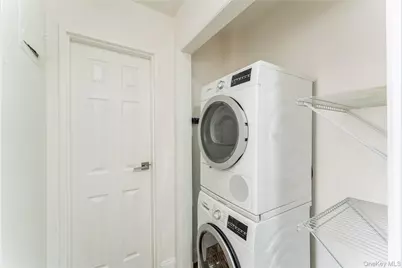 4 Windermere Place #6, Rockville Centre, NY 11570 - Photo 11