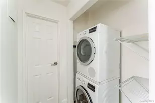 4 Windermere Pl, Rockville Centre, NY 11570 - Photo 11