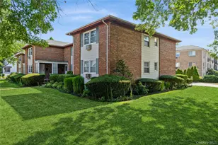 4 Windermere Pl, Rockville Centre, NY 11570 - Photo 19