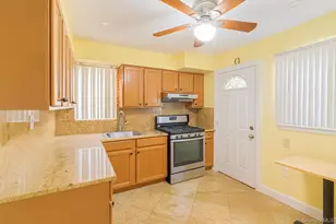 111-66 158th St, Jamaica, NY 11433 - Photo 5