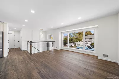 20 Briarwood Lane, Plainview, NY 11803 - Photo 23