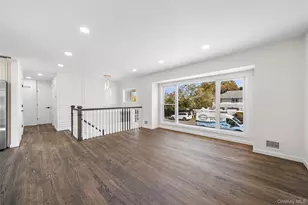 20 Briarwood Ln, Plainview, NY 11803 - Photo 23